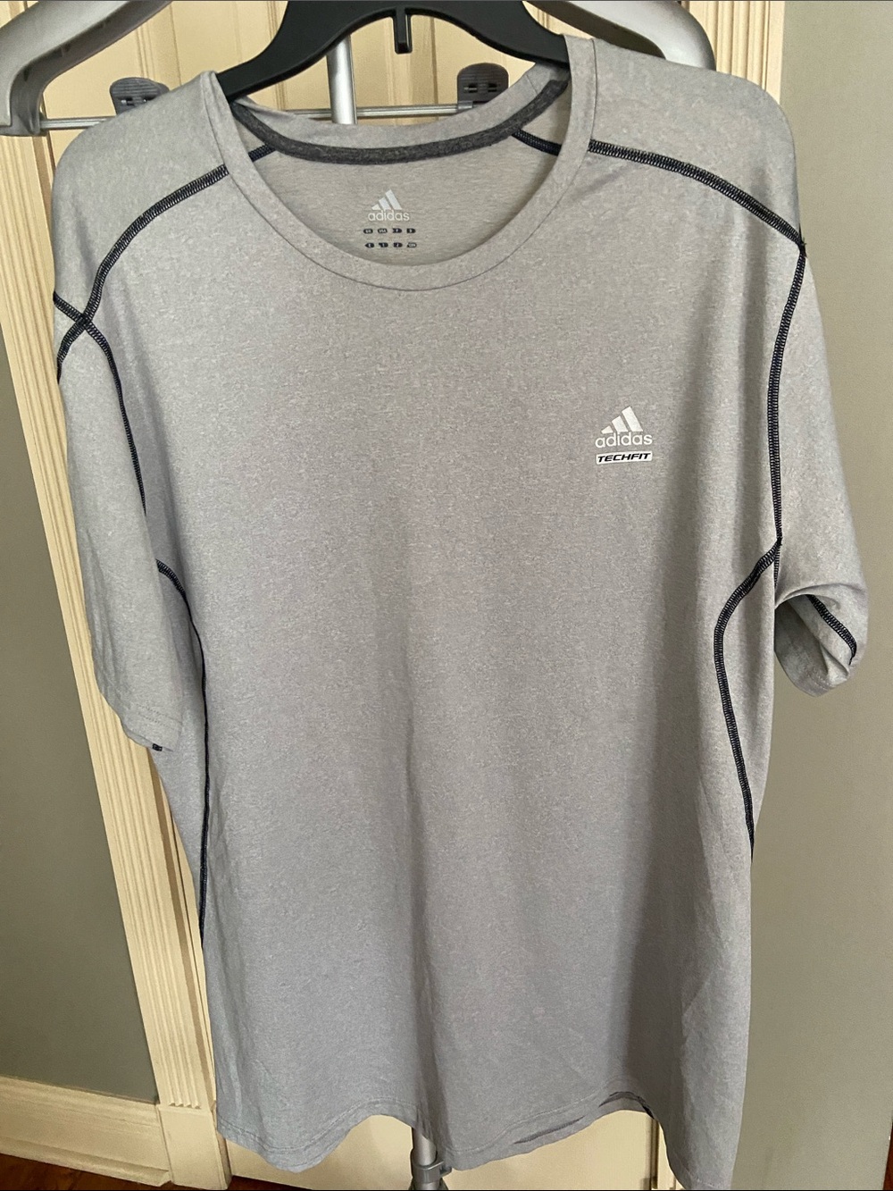 Adidas Light Gray Short Sleeve Techfit Training Tee Size XL